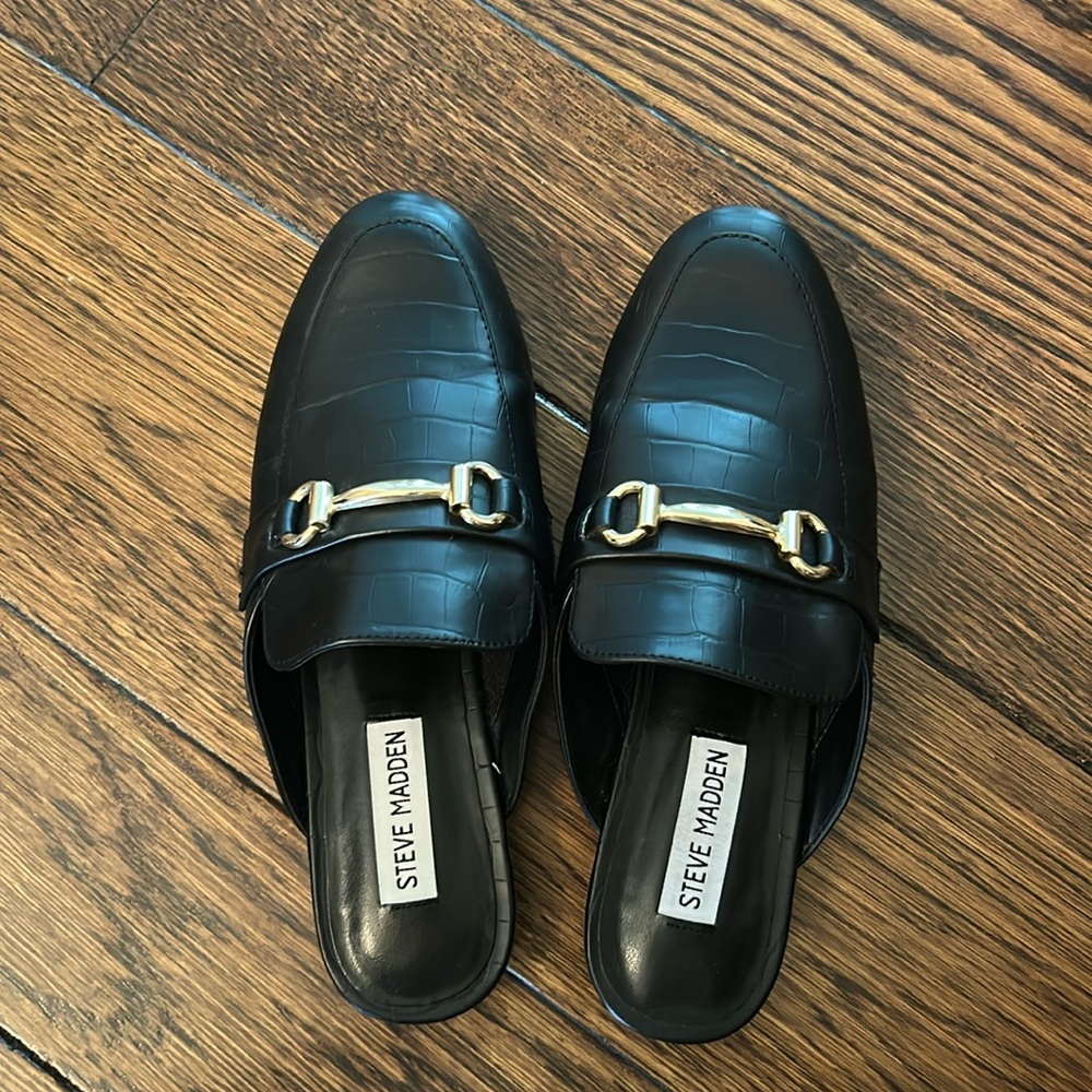 Steve Madden Slip-on loafer